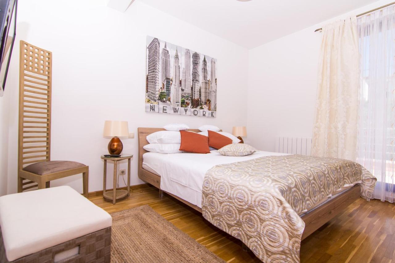 Gallery Luxury Suites & Rooms-Only Adults Сплит Екстериор снимка