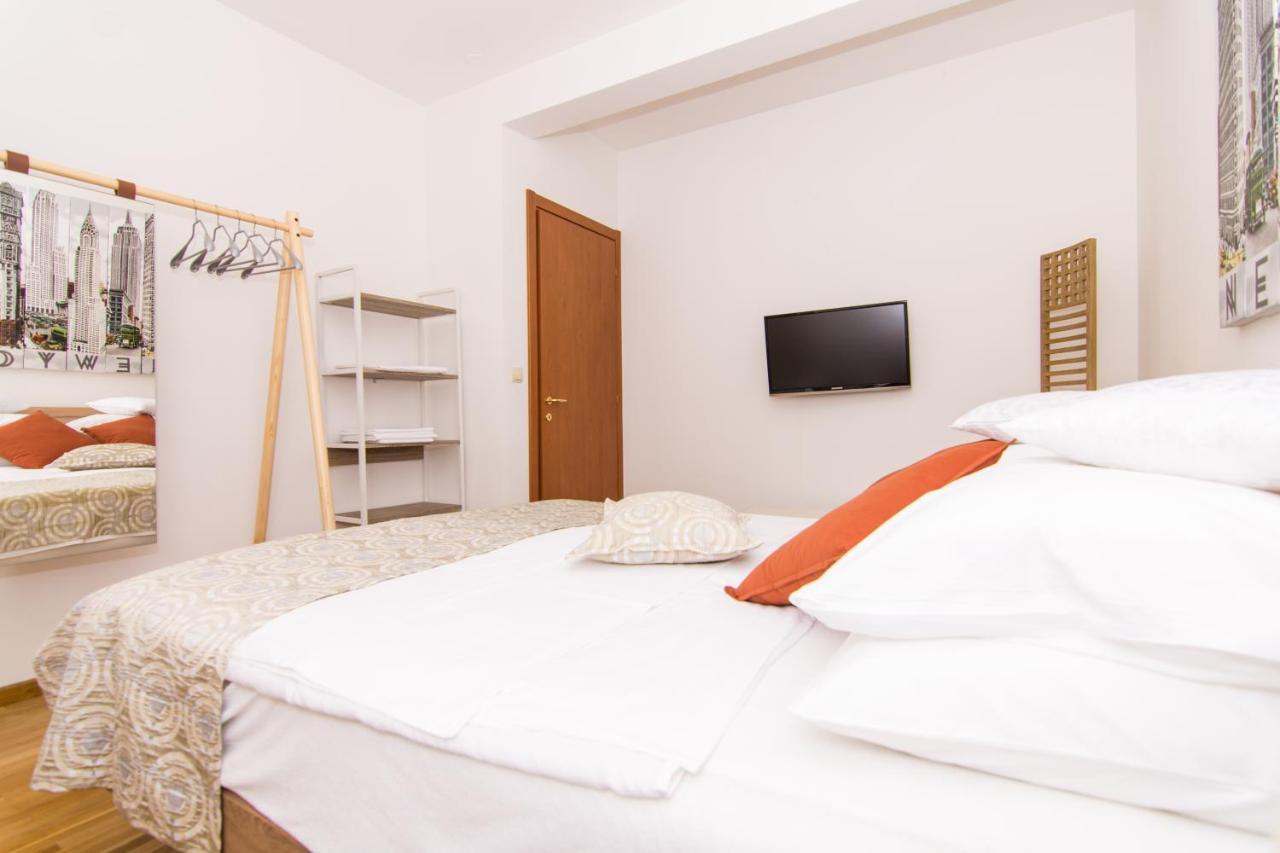 Gallery Luxury Suites & Rooms-Only Adults Сплит Екстериор снимка
