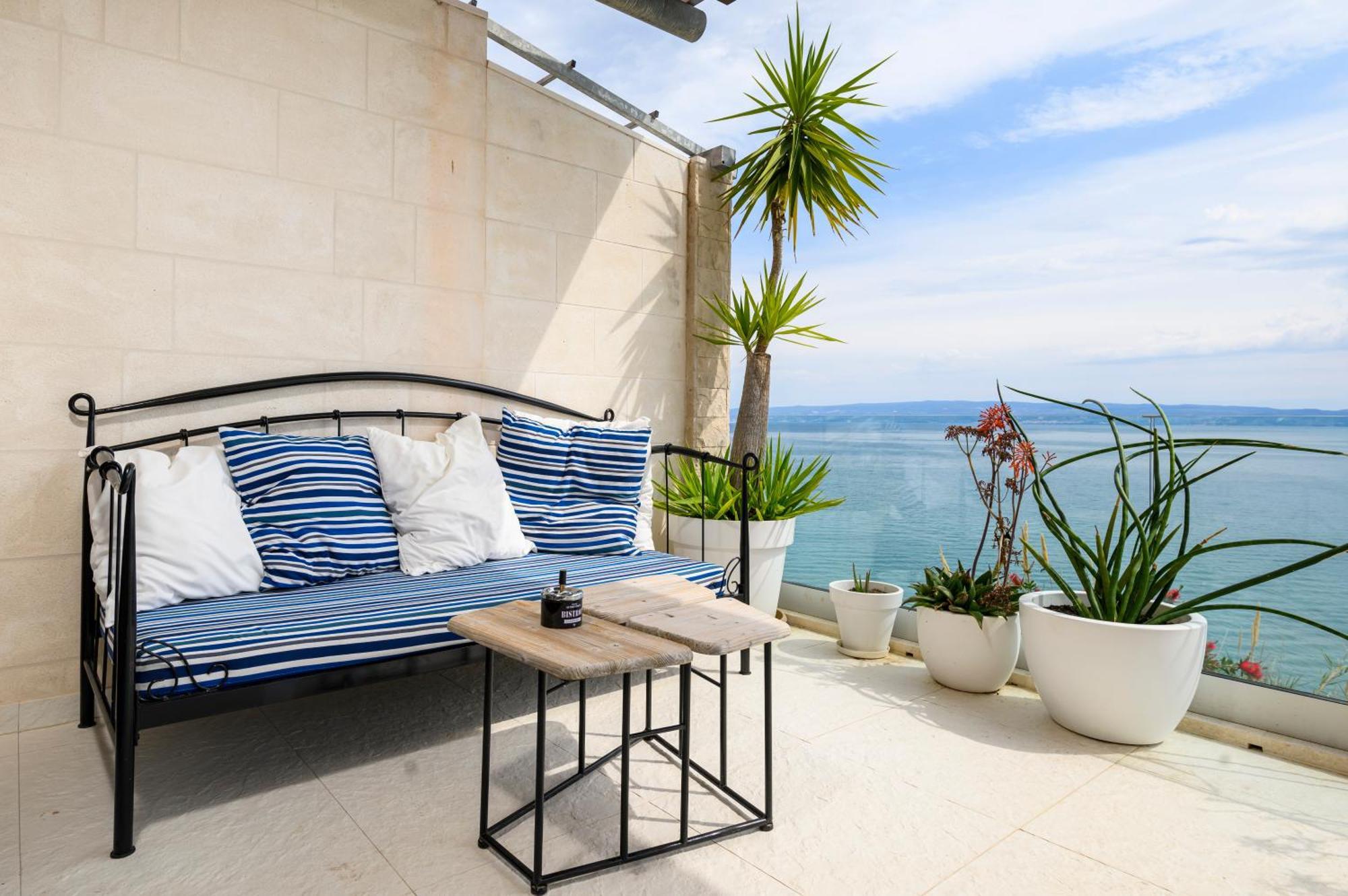 Gallery Luxury Suites & Rooms-Only Adults Сплит Екстериор снимка